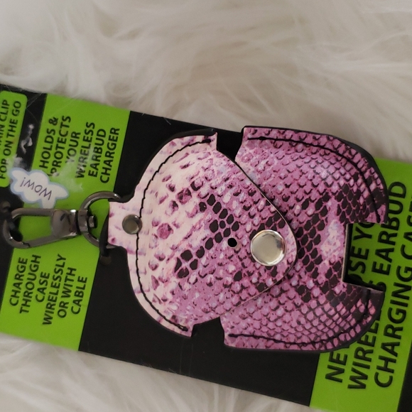 AIRPODS Wireless Earbuds Case Keychai - Picture 2 of 5